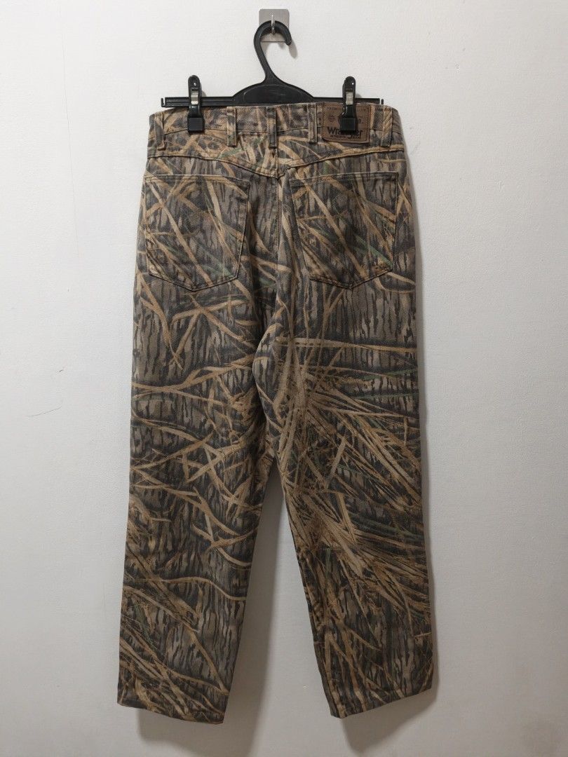 Real Tree Wrangler Pants (Category: Jeans) located in Manila. Submitted by aristothrift (Listing ID 1464988405, Image 1). Description: Dimes: 32x41 Leg opening: 9 Location: Antipolo.