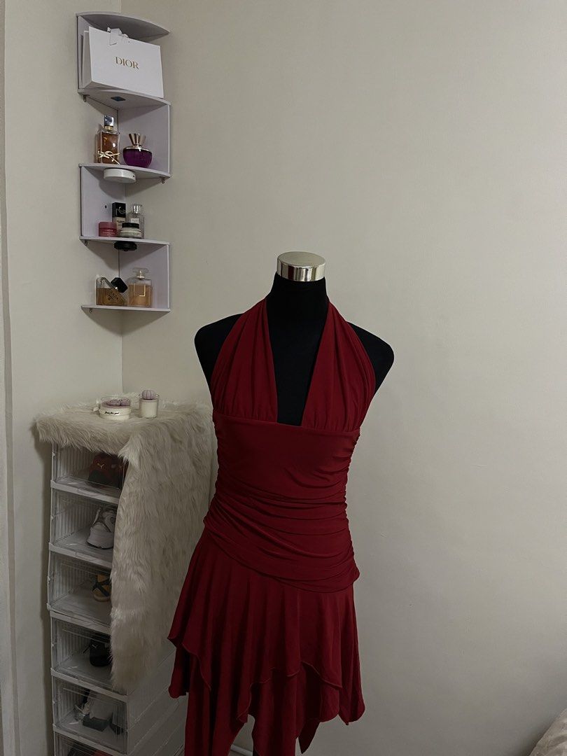 red dress (Category: Dresses) located in Bacoor. Submitted by kmbyyy (Listing ID 1465108039, Image 2). Description: .