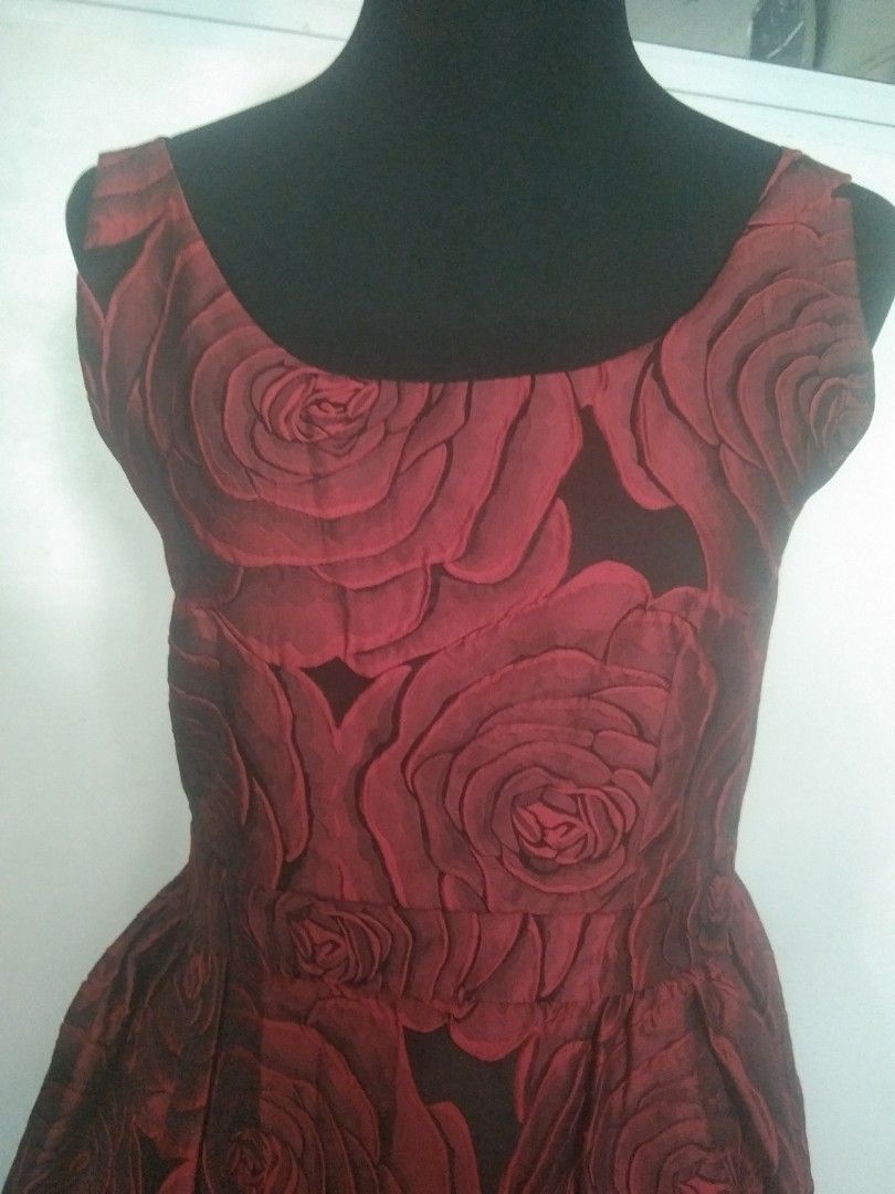 Red floral dress (Category: Dresses) located in San Fernando. Submitted by kitkat.astina (Listing ID 1465022813, Image 2). Description: like new not used in vgc tape measurements front: bust: 16.5 inches waist: 15 inches length: 30 invhes.