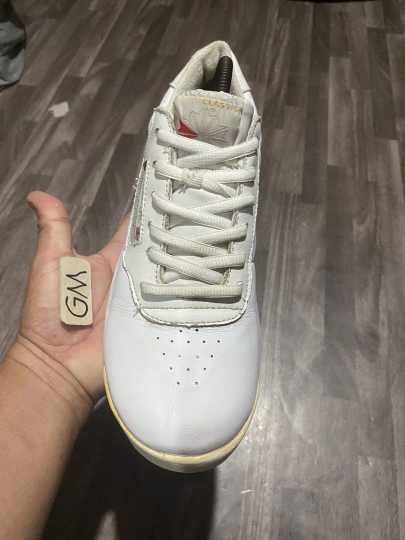 Reebok Classic (Category: Sneakers) located in Cebu City. Submitted by freemoon.b85e0c (Listing ID 1465159111, Image 3). Description: Reebok Classic Unisex/2nd hand Size 8 us/9 uk/41 euro/26 cm Price 750 plus sf Good condition.