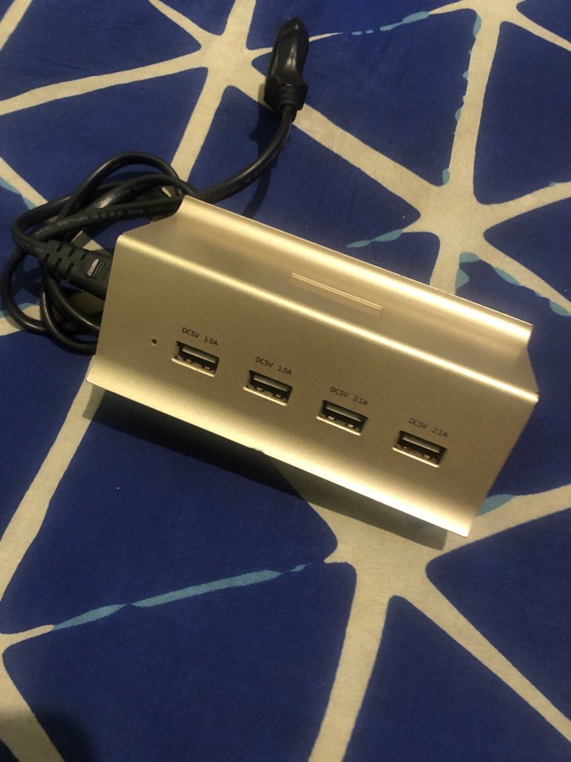 Remax Multi USB power hub (Category: Chargers & Cables) located in Quezon City. Submitted by markgolveo (Listing ID 1465034363, Image 1). Description: Remax Multi USB power hub.