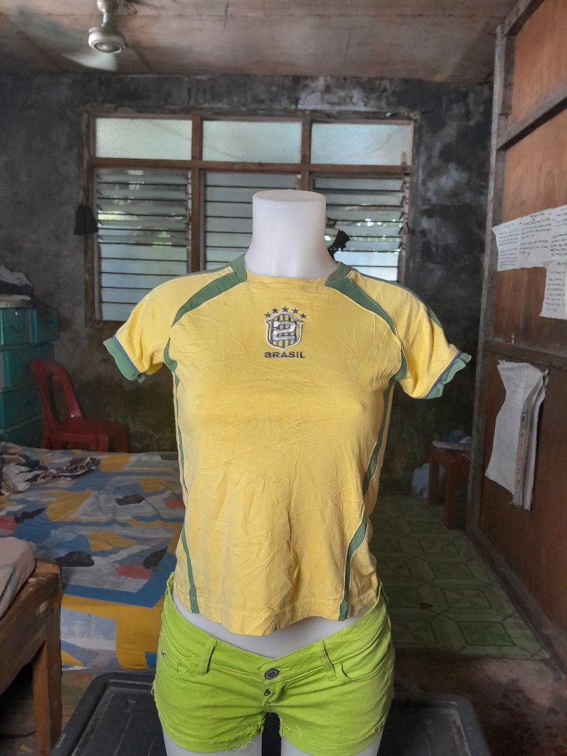 Retro brasil top (Category: Shirts) located in Malita. Submitted by fit_picks (Listing ID 1465016186, Image 3). Description: This top is retro green yellow brasil top. Good fade, good condition, no issue, and no tags, price is 500 or best offer i will accept any offer..