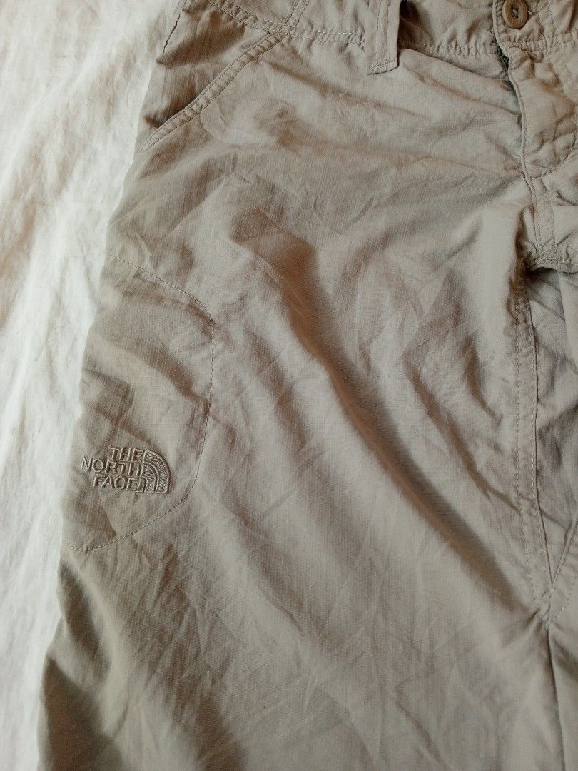 TNF bermuda nylon shorts (Category: Activewear) located in Santa Maria. Submitted by paulo-garcia21 (Listing ID 1464972594, Image 3). Description: size 2 waist 30 length 23 hem 9 Inseam 13 L.O 10.8 minimal stain ( see last photo)very good condition.