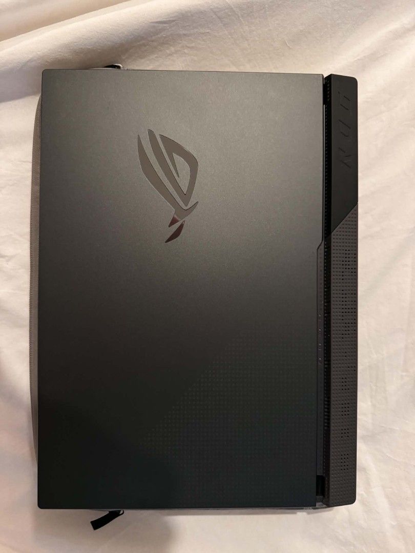 ROG Strix G15 (G513IM) (Category: Laptops & Notebooks) located in Caloocan City. Submitted by custhewtin-61053 (Listing ID 1465005016, Image 3). Description: 5-10 times lang nagagamit per year 2022 acquired no issue.