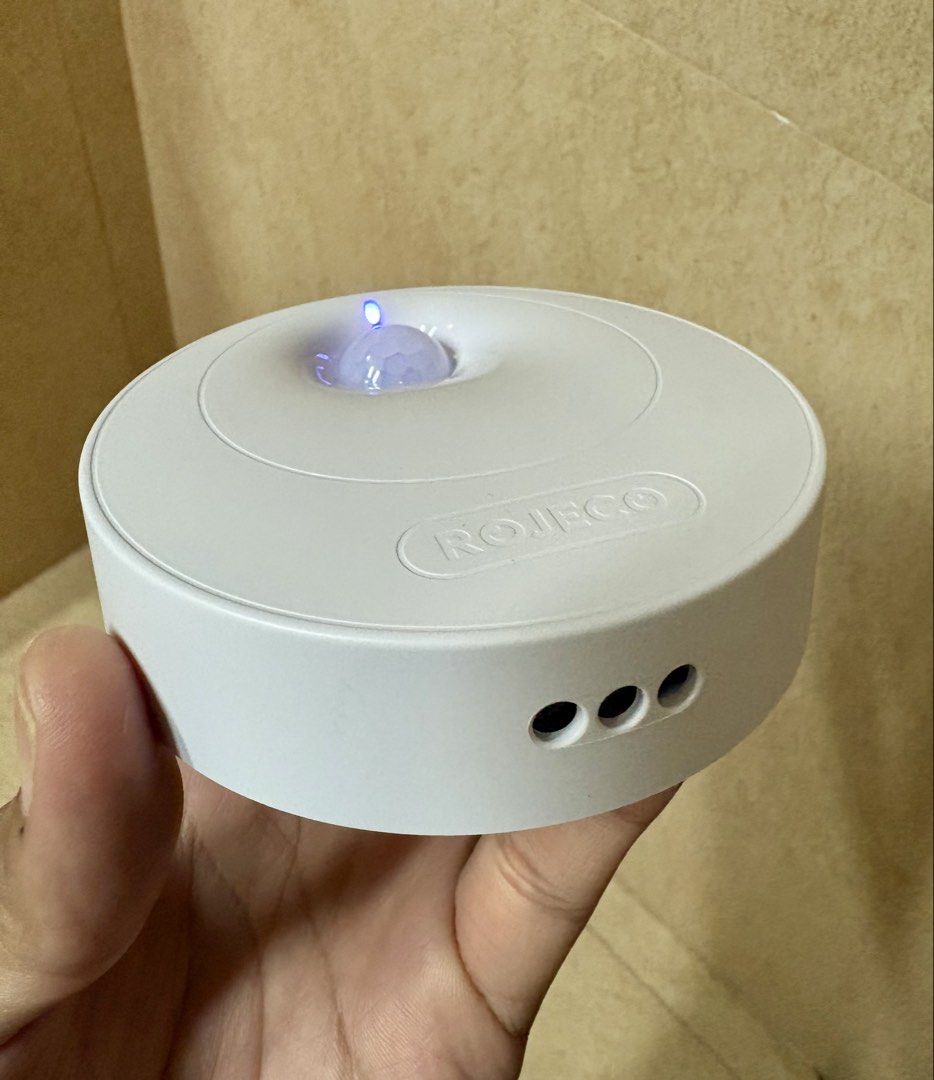 ROJECO Smart Cat Litter Deodoriser (Category: Health & Grooming) located in Manila. Submitted by dorkshadow (Listing ID 1465080519, Image 3). Description: ‼️ PLEASE READ BEFORE MESSAGING ‼️ ROJECO Smart Cat Litter Deodoriser Smart deodoriser for the litter box area. Helps with litter box odors and keeps the surrounding area smelling fresher. Compact and easy to use, especially for indoor litter boxes. RFS: Extra unit 🛵 Lalamove/Grab pickup — buy