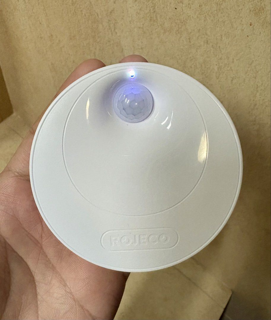 ROJECO Smart Cat Litter Deodoriser (Category: Health & Grooming) located in Manila. Submitted by dorkshadow (Listing ID 1465080519, Image 2). Description: ‼️ PLEASE READ BEFORE MESSAGING ‼️ ROJECO Smart Cat Litter Deodoriser Smart deodoriser for the litter box area. Helps with litter box odors and keeps the surrounding area smelling fresher. Compact and easy to use, especially for indoor litter boxes. RFS: Extra unit 🛵 Lalamove/Grab pickup — buy