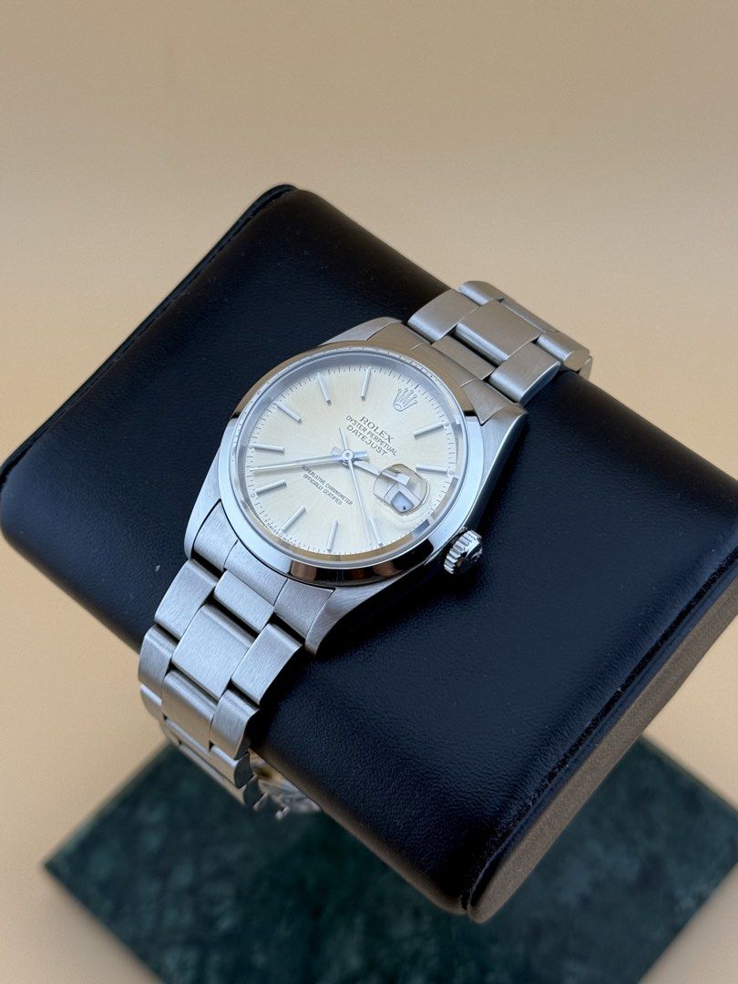 Rolex Datejust 36 - Sell or Swap (Category: Men's Watches) located in Manila. Submitted by bimmerbenzandbentley (Listing ID 1462297882, Image 1). Description: Rolex Datejust 36mm All Steel Silver Dial Reference 16200 Year 1995 With extra link and presentation box Open to trades.
