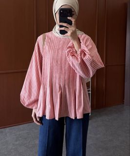 (Category: ) located in . Submitted by closetclearouts (Listing ID 1465005058, Image 1). Description: .