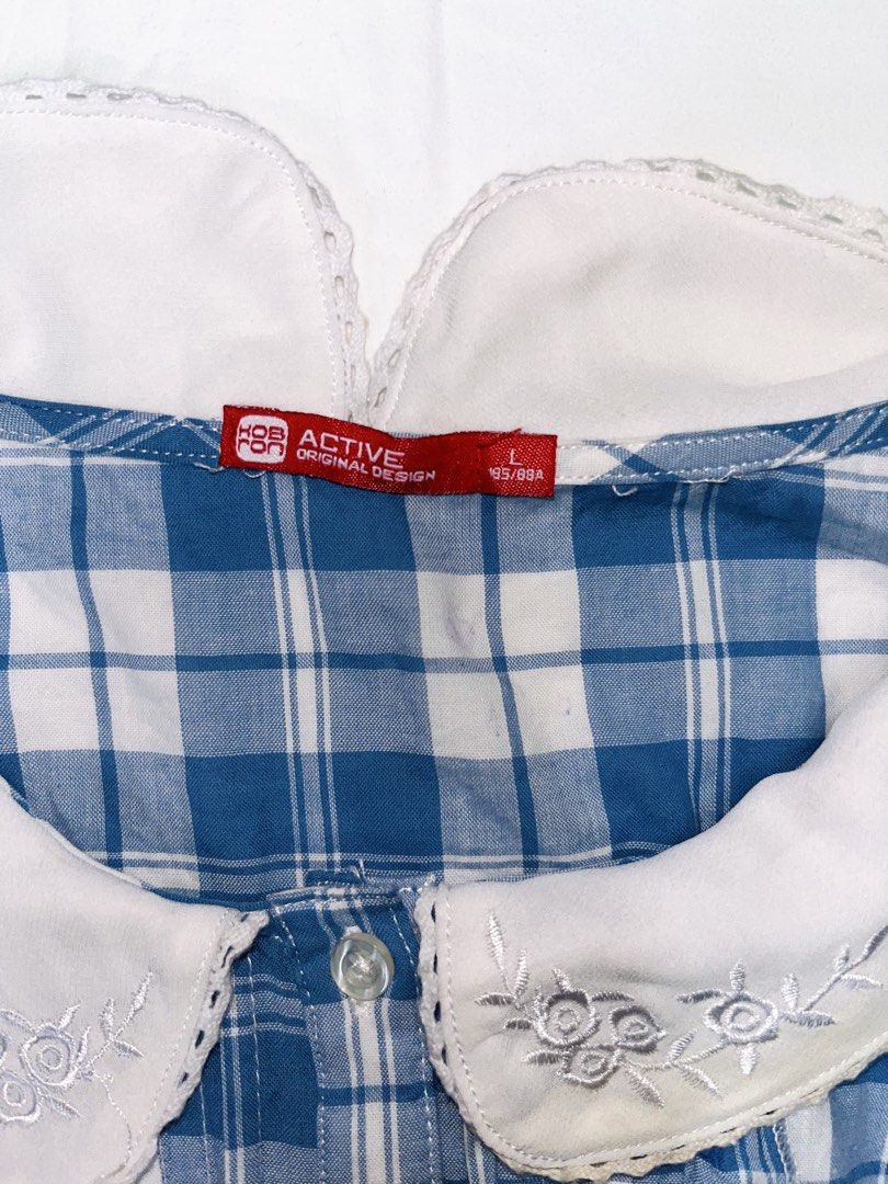 ruffled blue blouse (Category: Blouses) located in Manila. Submitted by iris_001 (Listing ID 1464994680, Image 2). Description: fs: ruffled blue blouse (˶˃ ᵕ ˂˶) size: s-m issue: stain in collar mine: 120 steal: 150 lock: 250.