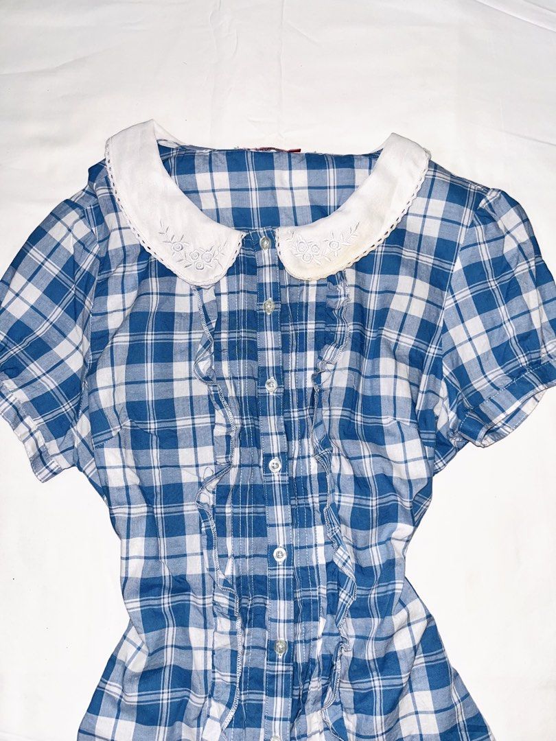 ruffled blue blouse (Category: Blouses) located in Manila. Submitted by iris_001 (Listing ID 1464994680, Image 3). Description: fs: ruffled blue blouse (˶˃ ᵕ ˂˶) size: s-m issue: stain in collar mine: 120 steal: 150 lock: 250.