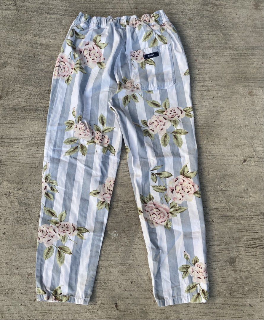 RVCA Scrunchie High Waist Pants (0153) (Category: Jeans) located in Cebu City. Submitted by czar0518 (Listing ID 1465049849, Image 2). Description: RVCA Women’s High Waist Pants Waist 26-28 Length 35 Excellent condition Dm sure buyer.📩.