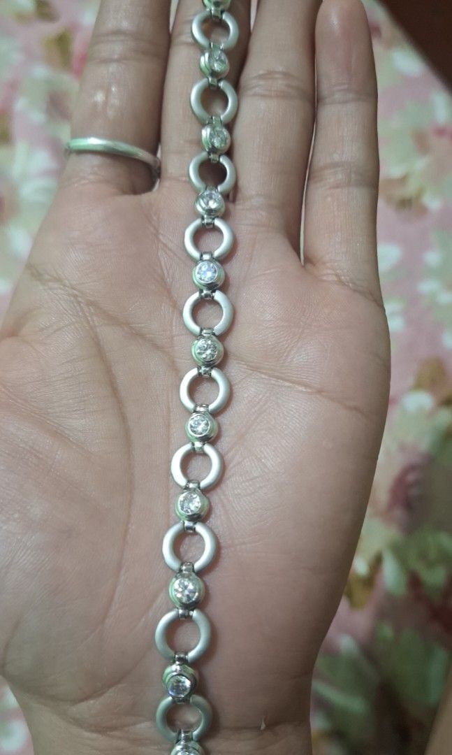 S925 Bracelet (Category: Bracelets) located in Baguio. Submitted by marinel.caranto (Listing ID 1465122626, Image 2). Description: silver s925 with simulated diamonds 8500.00 super nice 17cm.