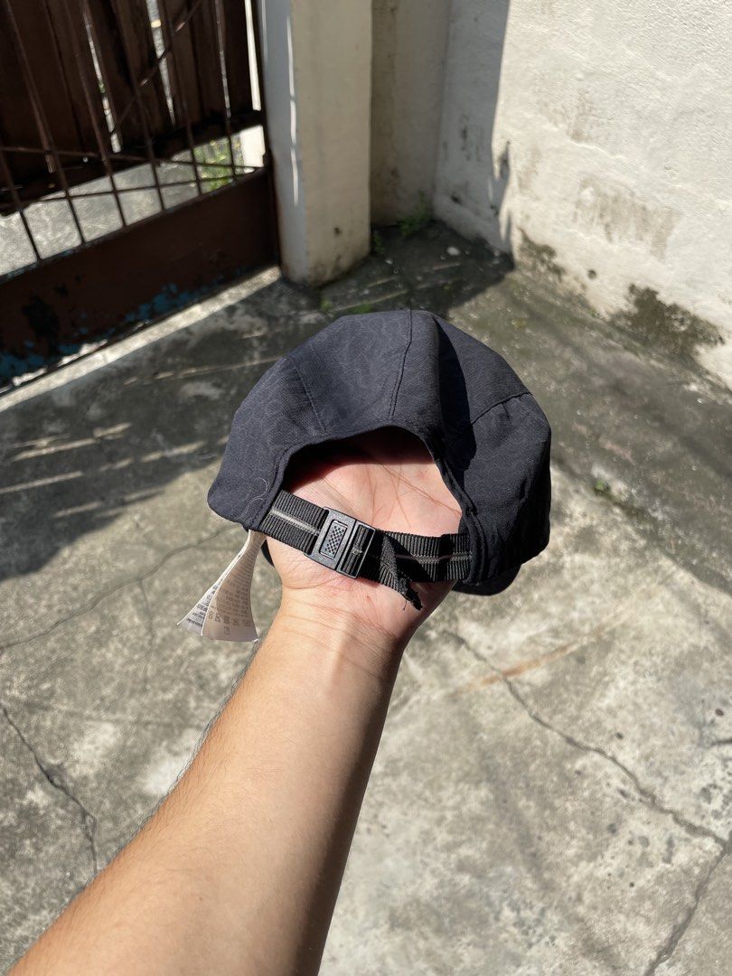 Salomon Lightweight 3M Reflective Running Cap (Category: Activewear) located in Angeles City. Submitted by wa2si (Listing ID 1465016392, Image 2). Description: Size: OSFA Excellent condition No flaws .