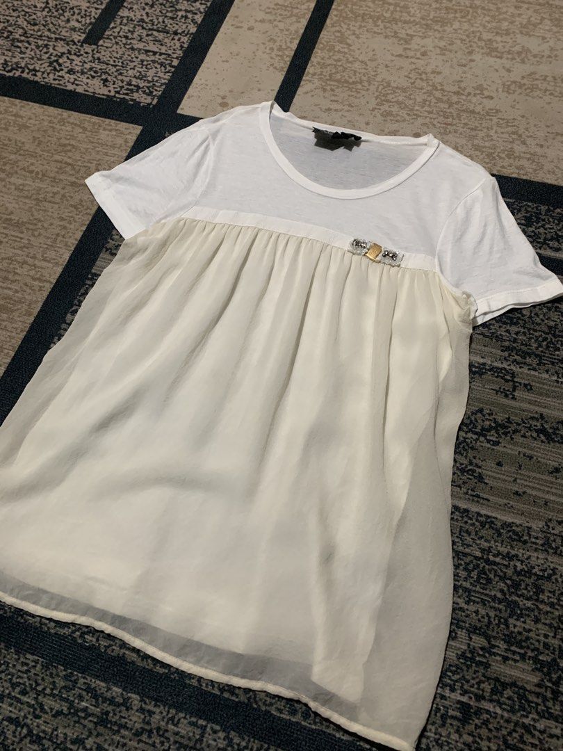 Salvatore Ferragamo (Category: Blouses) located in Cebu City. Submitted by thriftsh1t.ph (Listing ID 1465060834, Image 2). Description: .