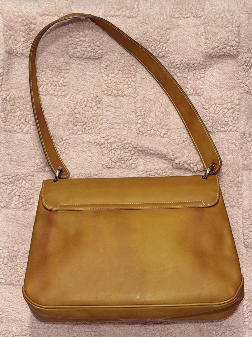 Salvatore Ferragamo (Category: Shoulder Bags) located in Meycauayan. Submitted by boldrabbit.3a0187 (Listing ID 1465126921, Image 2). Description: .