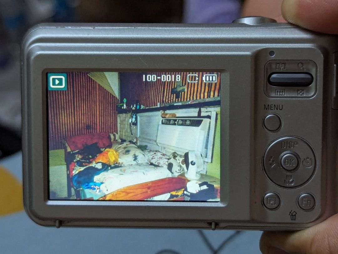 Samsung ES28 (Category: Cameras) located in Manila. Submitted by liamrevy (Listing ID 1465109873, Image 2). Description: Samsung ES28 ( 1,999 ) BODY CONDITION: 7/10 ( Loose battery door, just tape nalang ) NO FUNCTIONAL ISSUES Inclusions: - Samsung ES28 ( White ) - Battery - SD Card - Original Samsung Strap - Camera Case - Stickers LOC: Baclaran, Parañaque City KONTI LANG SAMPLE SHOTS KO, PM LANG IF SURE BUYER.