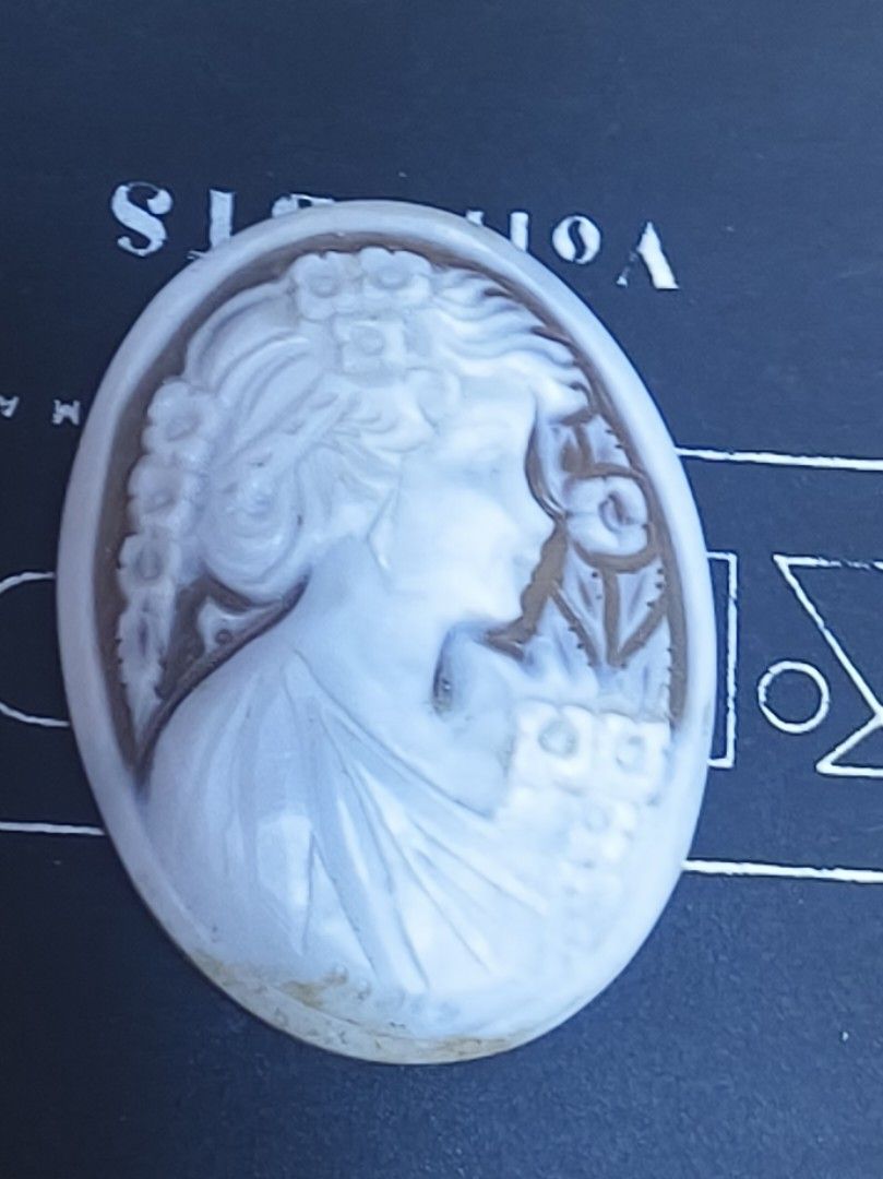 Sardonyx loose cameo (Category: Necklaces) located in Manila. Submitted by du_1661 (Listing ID 1465036733, Image 1). Description: .