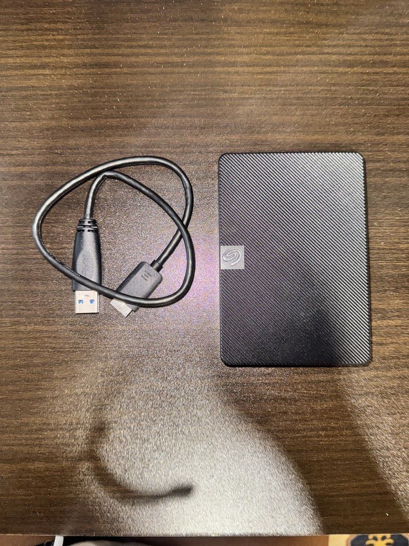 Seagate Expansion 2TB Portable External Hard Drive (Category: Hard Disks & Thumbdrives) located in Quezon City. Submitted by eirakrizetteee (Listing ID 1465137276, Image 1). Description: Price: ₱7,500 (Slightly negotiable for fast transacting buyers) Condition: Barely Used (Like New / Mint Condition) Storage Capacity: 2 TB MOP: Cash or Online Bank Meet up or Delivery: Meet up or Delivery (SF buyer) 📍 Location: QC Welcome Rotonda.