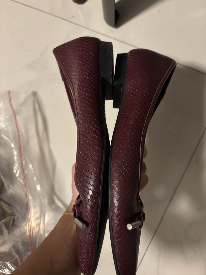 Sebago maroon flats SIZE US 6 (Category: Flats & Sandals) located in Quezon City. Submitted by clothesloverph (Listing ID 1465113744, Image 3). Description: .