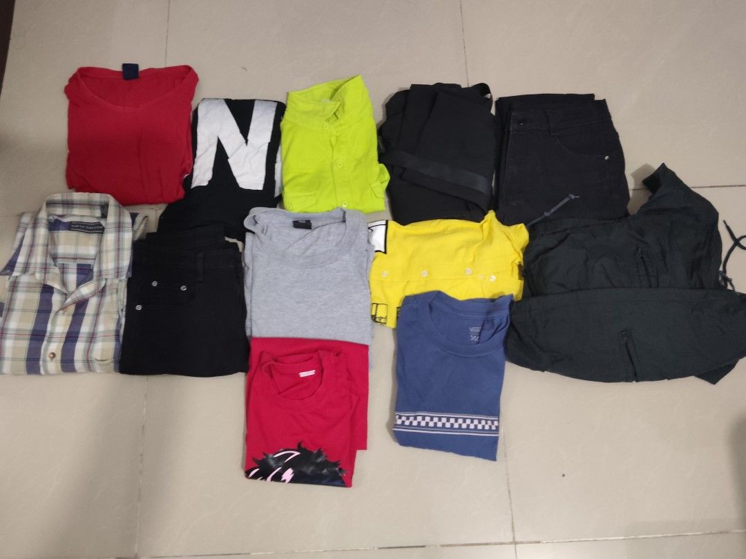 Second hand clothes (‼️800 Pesos take all‼️) (Category: Clothes Drying Rack) located in Manila. Submitted by tantan_0418 (Listing ID 1465169689, Image 1). Description: ‼️Used - Good but not abused‼️.