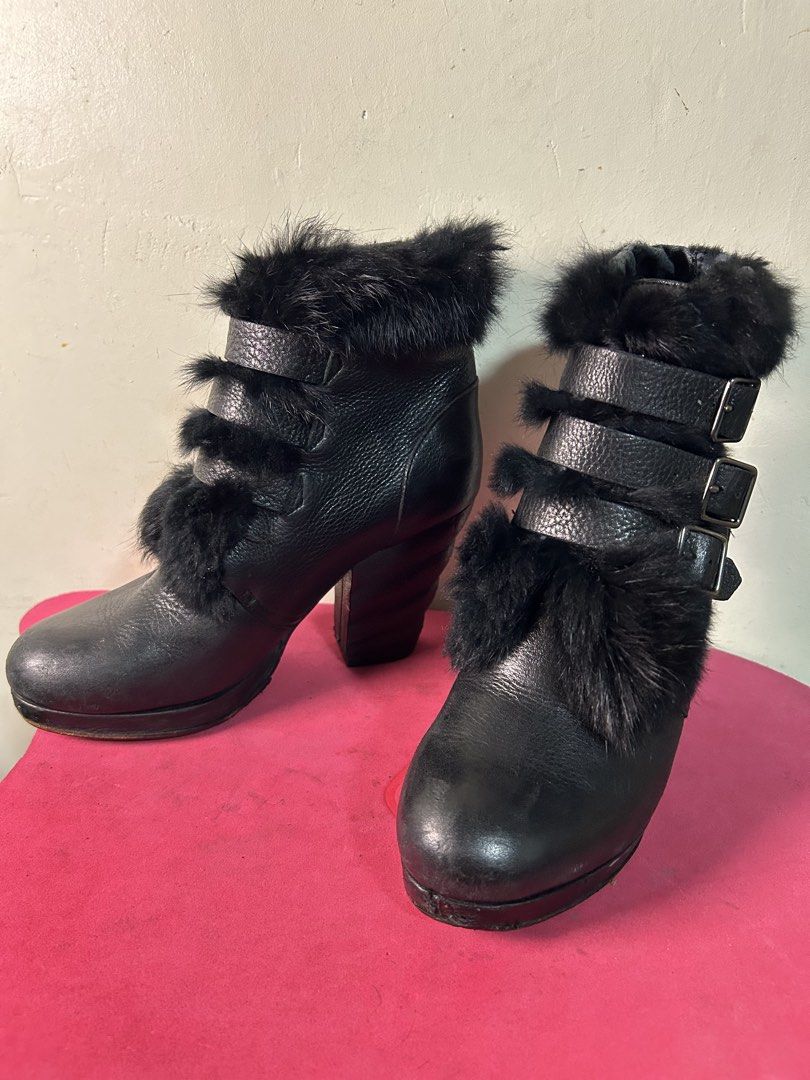 SeebyCloe Leather Ankle Boots (Category: Boots) located in Quezon City. Submitted by jjsurplus_23 (Listing ID 1465107490, Image 1). Description: 22cm insole.