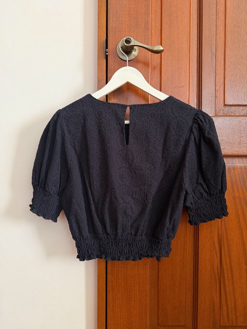 Seed Heritage Puff Sleeve Eyelet Top (Category: Blouses) located in Paranaque City. Submitted by consciouscleanout (Listing ID 1465072496, Image 2). Description: Read before making an offer! - All photos posted. No when worns or extra measurements unless already included in the listing. Please use your own judgment. - Any issues will be listed. I’m very honest with my items. What you see is what you get. - All branded items are authentic. - Open 