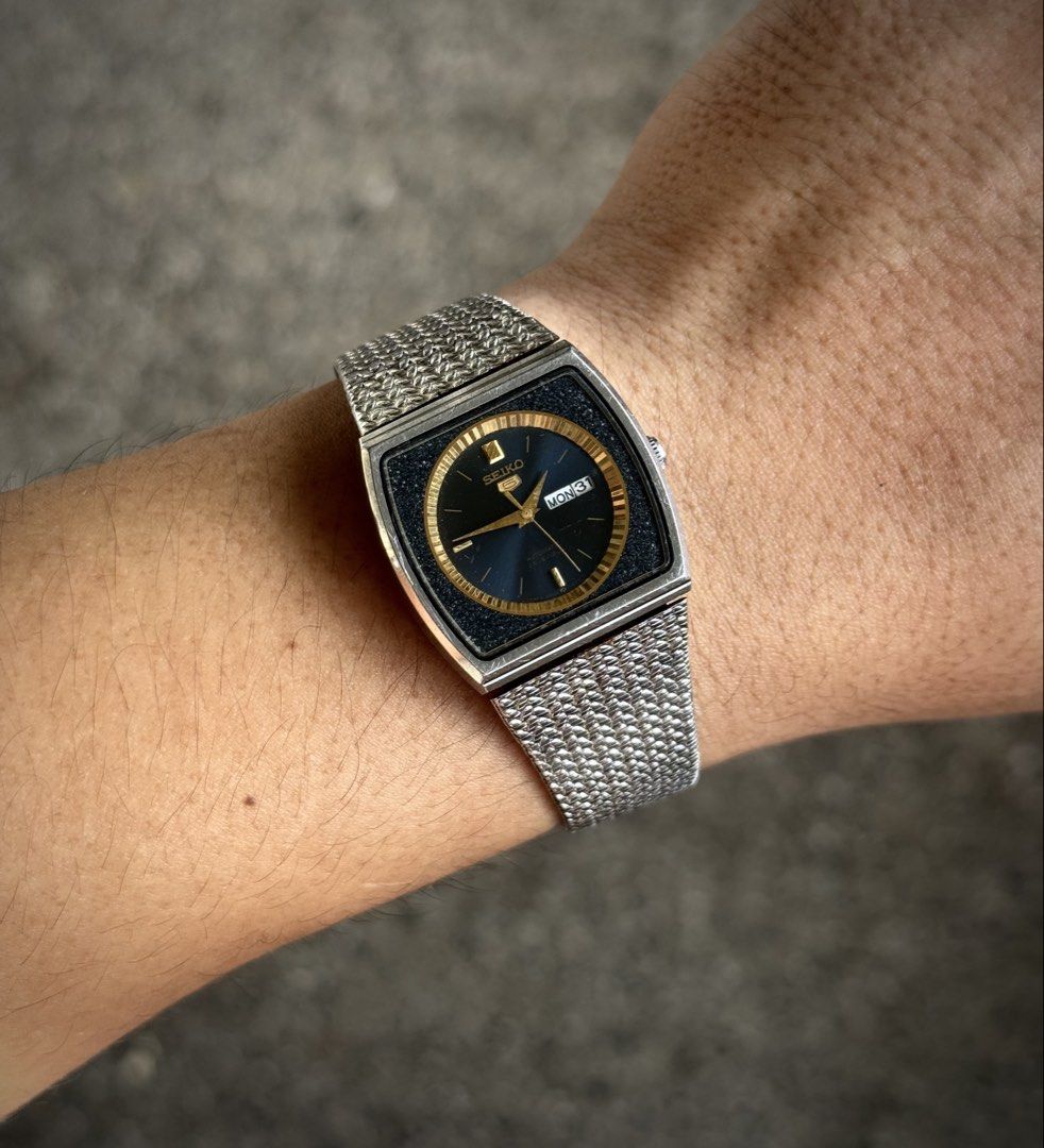 Seiko 5 “ Blue Stardust ” TV Dial (Category: Men's Watches) located in Manila. Submitted by itsmr_p28 (Listing ID 1465094329, Image 3). Description: Seiko 5 “Blue Stardust” TV Dial Case Size Diameter : 35mm 2949 Seiko Automatic Movement Bracelet fits up to 6.5 All Original Head Comes with Original Braclet Day and Date Display Glass Condition: No Scratches Clean dial Guaranteed Authentic Newly Serviced Newly Buffed & Polished DM me if Interested, 