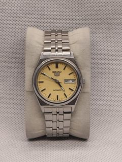 (Category: ) located in . Submitted by timepiece-and-co (Listing ID 1465051577, Image 1). Description: .