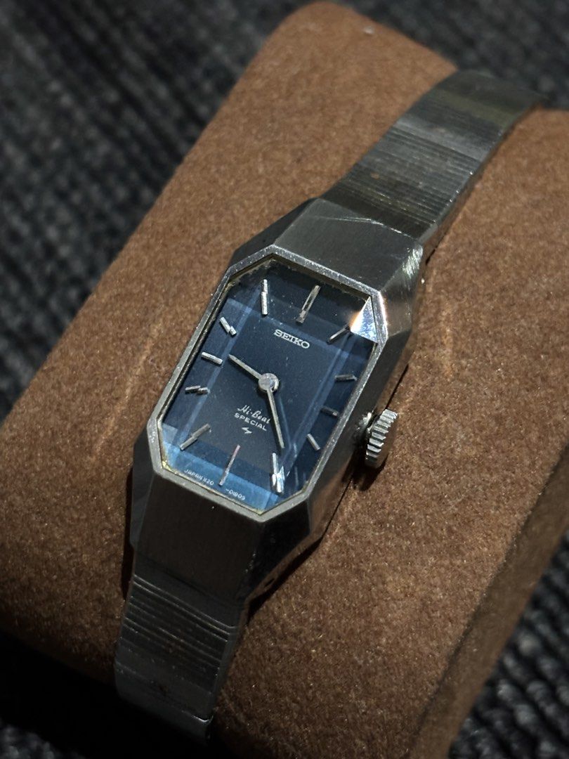 Seiko Hi-Beat Special (Rare) (Category: Women's Watches) located in Bulacan. Submitted by thriftstarph (Listing ID 1465105430, Image 2). Description: PLEASE READ THE DESCRIPTION BELOW‼️ Seiko Winding Vintage Watch (Womens) Vintage Seiko (Diamonds Glass) Good Working No Issue From japan 12K Market Value.
