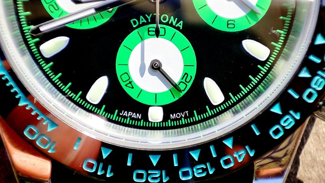 Seiko "Neon Racing" Daytona Chronograph Mod (Category: Men's Watches) located in Manila. Submitted by steelrat (Listing ID 1465033109, Image 3). Description: Please note that these are my personal watches. I’m a European expatriate and I am simply re-organizing my watch collection. Dominate the wrist game with this striking, hand-assembled custom piece that fuses legendary racing heritage with bold, modern track aesthetics. Built using a rock-sol