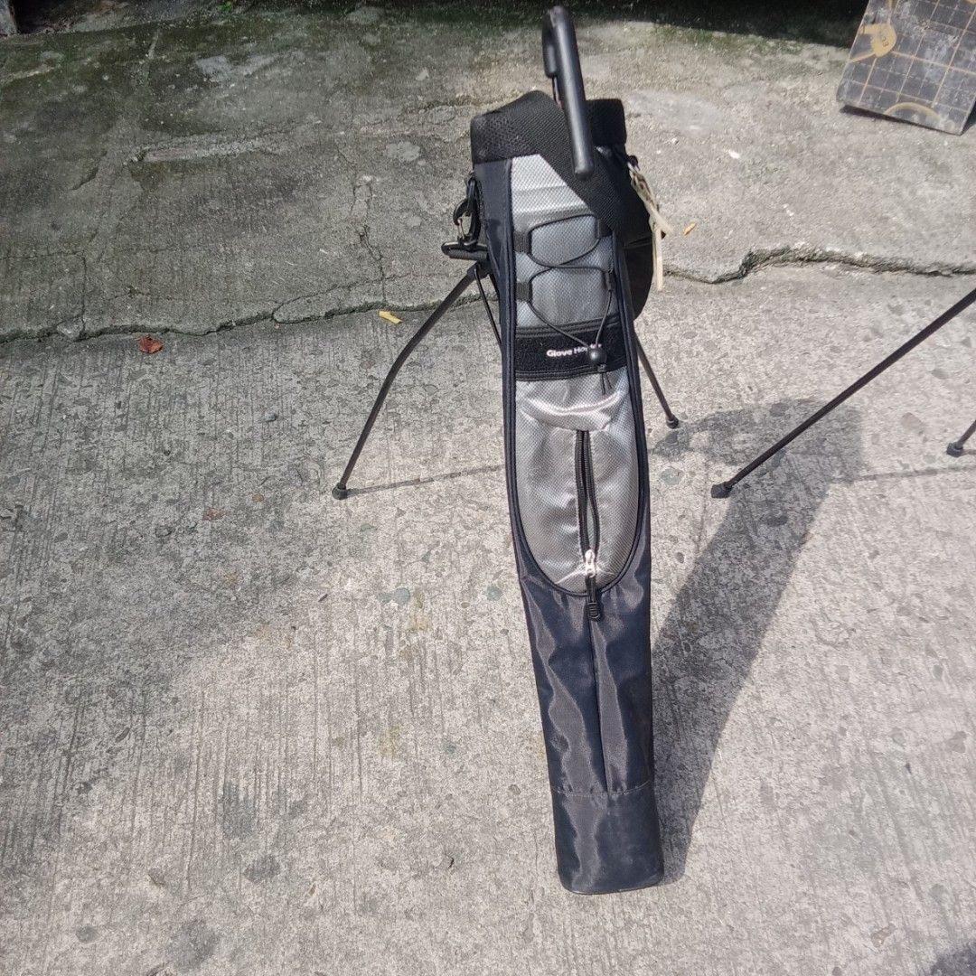 Self Stand bag,Light weight club case (php 500 each) (Category: Golf) located in San Pedro. Submitted by trisheljas_japansurplus (Listing ID 1464982302, Image 1). Description: 📍For Sale📍 Self Stand Bag for Golf no head cover lightweight club case with stand location 📍 Filinvest Homesite barangay bagong silang san pedro laguna 📍.