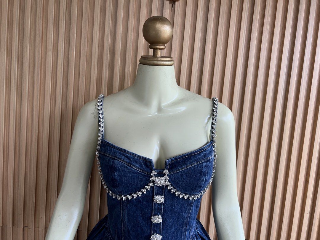 Selfportrait (Category: Dresses) located in Lipa City. Submitted by thyra06 (Listing ID 1464988296, Image 3). Description: Sp good as new Soo pretty suze S/M.