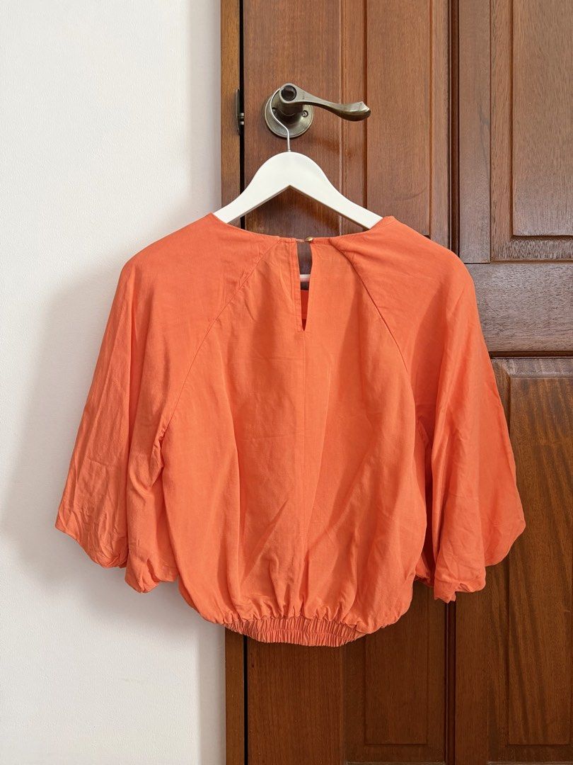 Sheike Balloon Sleeve Top (Category: Blouses) located in Paranaque City. Submitted by consciouscleanout (Listing ID 1464972557, Image 2). Description: Never been used. 10/10 condition AU 6, fits S-M Read before making an offer! - All photos posted. No when worns or extra measurements unless already included in the listing. Please use your own judgment. - Any issues will be listed. I’m very honest with my items. What you see is what you get. - All