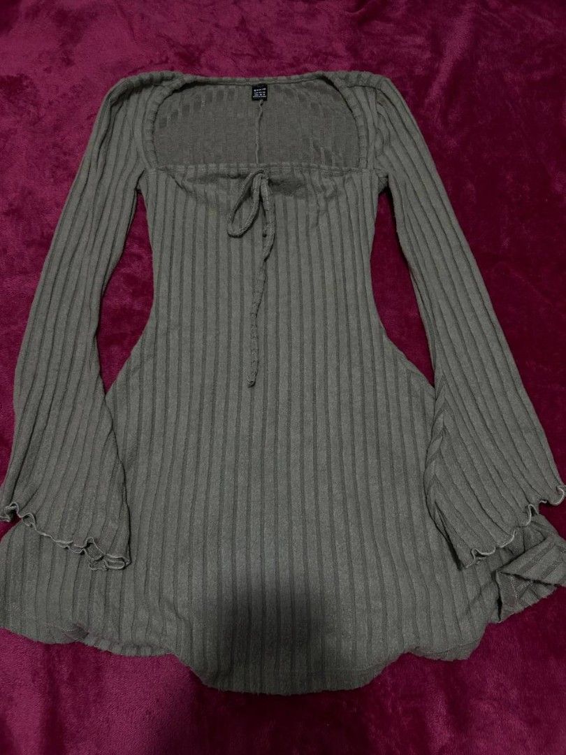 Shein army green dress (Category: Dresses) located in Manila. Submitted by coolstuffs__ (Listing ID 1465163998, Image 1). Description: .