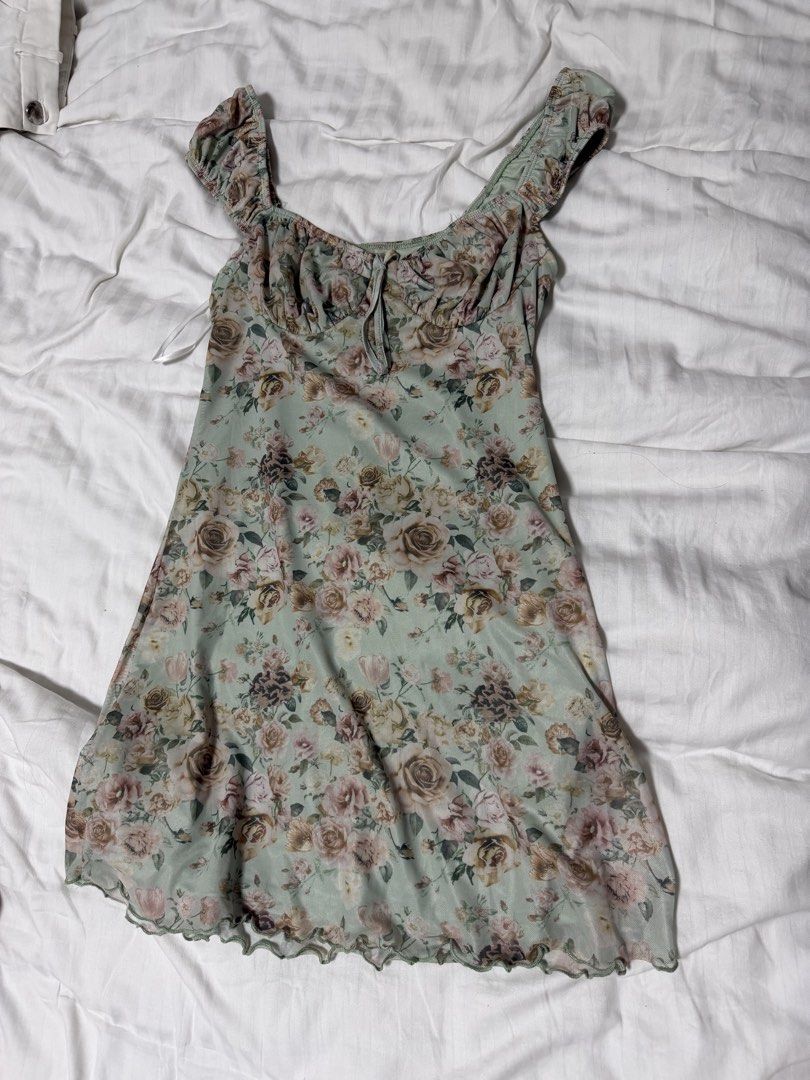 Shein bundle of 3 (Category: Dresses) located in Makati City. Submitted by lheigg (Listing ID 1465071865, Image 2). Description: Used once only Good as new 700 for 3pcs.