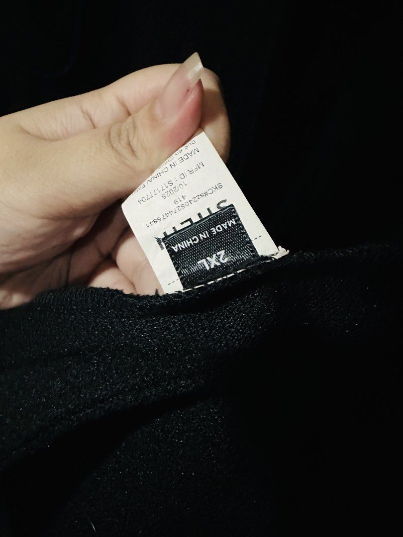 Shein Coat for winter (Category: Coats, Jackets and Outerwear) located in Batangas. Submitted by stopandshopforluxury (Listing ID 1465111158, Image 2). Description: Used once in Korea 2XL on tag No flaws.