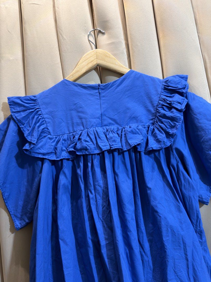 Shirring Blouse (Category: Blouses) located in Manila. Submitted by glamstylemnl (Listing ID 1465135978, Image 2). Description: ♡ SIZE: L ♡ BUST: 39 ♡ Swipe left to see the actual color & details ♡ pleated and smoked yoke / ruffled trim detail / relaxed flared fit ♡ HQ • 10/10 ♡ Ready to wear 👚.