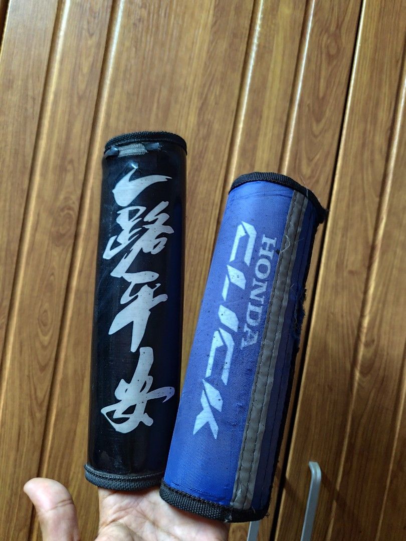 Shock Cover (Category: Other Motorcycles Parts and Accessories) located in Manila. Submitted by roueljta84337 (Listing ID 1465025188, Image 1). Description: Rear shock cover Used (presyong giveaway) 40 each (60 if get all) Pick Up/Delivery via delivery apps or Meet up nearby places only located West Rembo Taguig.
