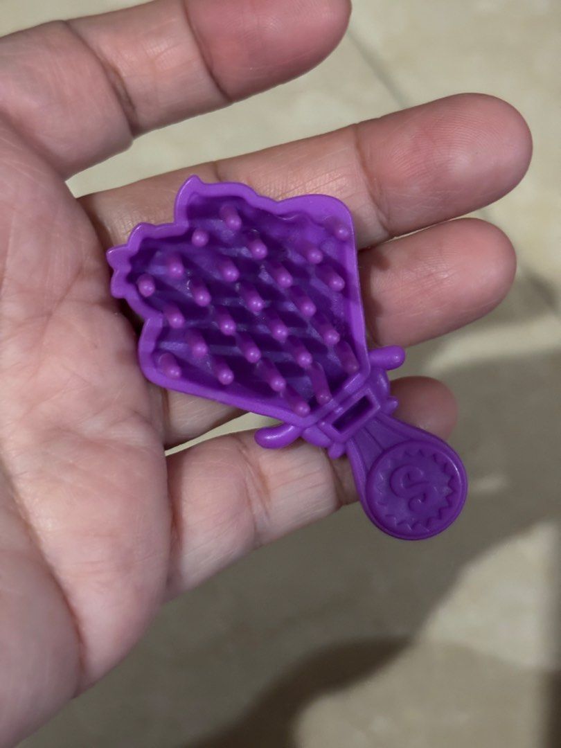 Shopkins comb authentic (Category: Kids Toys) located in Manila. Submitted by vintageaccessories (Listing ID 1465020088, Image 1). Description: .