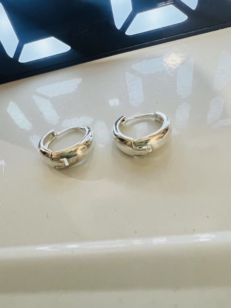 Silver earrings from Canada (Category: Earrings) located in Lipa City. Submitted by cherryacosta_cherryacosta30 (Listing ID 1465041073, Image 2). Description: Onhand and ready to ship .