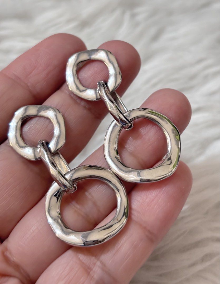 Silver-tone geometric linked drop earrings (Category: Earrings) located in Paranaque City. Submitted by dalle_closet (Listing ID 1465029852, Image 2). Description: with 925 markings on post.