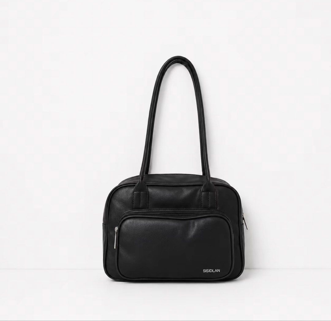 SISIDLAN MELINDA BOWLER BAG (Category: Shoulder Bags) located in Antipolo. Submitted by lovedbyjessa (Listing ID 1465146588, Image 1). Description: lighly used use only for 3 weeks training message me for actual pictures rfs : hindi na nagagamit Mode of Payment : Gotyme Mode of Delivery : Lalamove or JNT Location: Upper Antipolo, Rizal. .