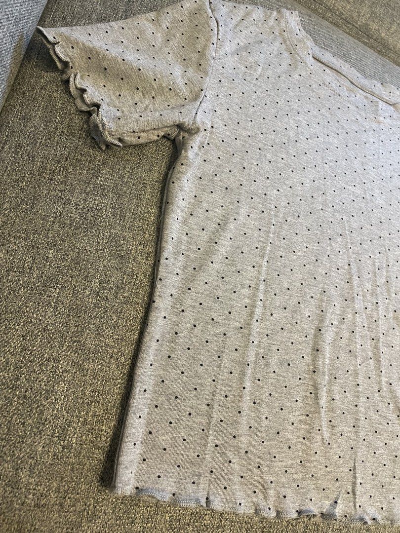 Siwa BKK Polka Lettuce Top (Category: Blouses) located in Quezon City. Submitted by mfordma (Listing ID 1465039878, Image 2). Description: BRAND NEW Originally bought for 540.00 Doing a little closet decluttering! ✨ Letting go of some pieces that are still in great condition and looking for a new home. 🤍 Brand: Siwa Size: Free size Color: Gray Description: - Very stretchable allover black polka dot print - Semi cropped short sleeve tee with roun