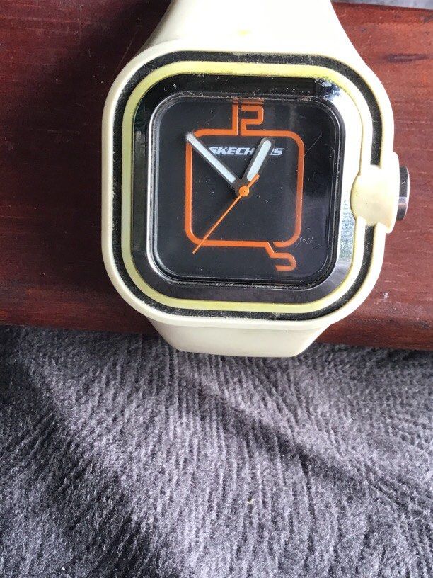 Sketchers Quartz authentic (Category: Men's Watches) located in Baguio. Submitted by agozun61 (Listing ID 1465003763, Image 2). Description: Authentic Quartz Movement.good running condition..