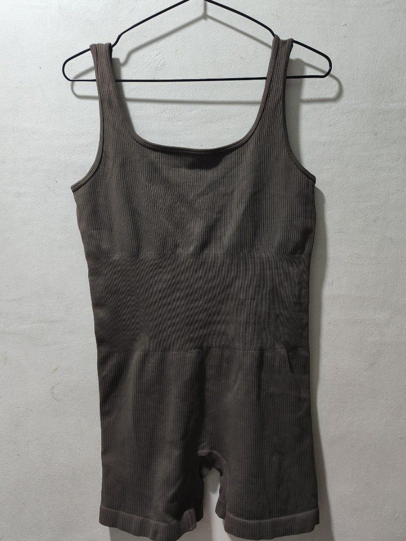 Skims "Like" Body Suit (Category: Activewear) located in Santa Rosa. Submitted by 1998_m.a. (Listing ID 1465042076, Image 2). Description: .
