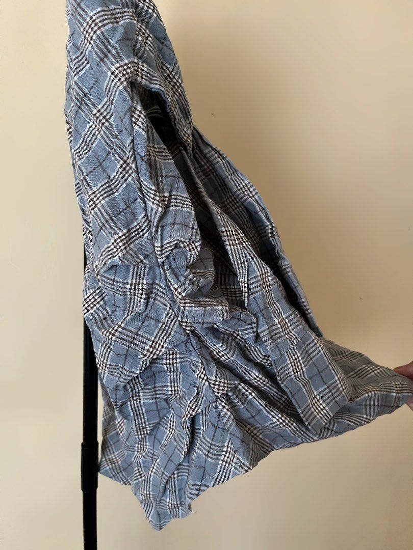 Skirt (Category: Skirts) located in Baguio. Submitted by samxsells (Listing ID 1465035192, Image 3). Description: L:19” W:29”.