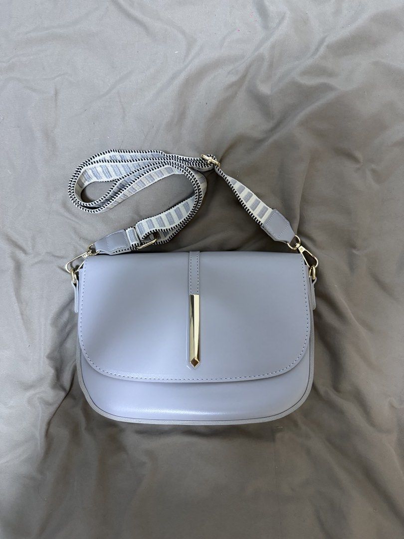 Sling Bag (Category: Cross-body Bags) located in Caloocan City. Submitted by dnnhfaye (Listing ID 1464992959, Image 1). Description: From sm dept. store No issue.