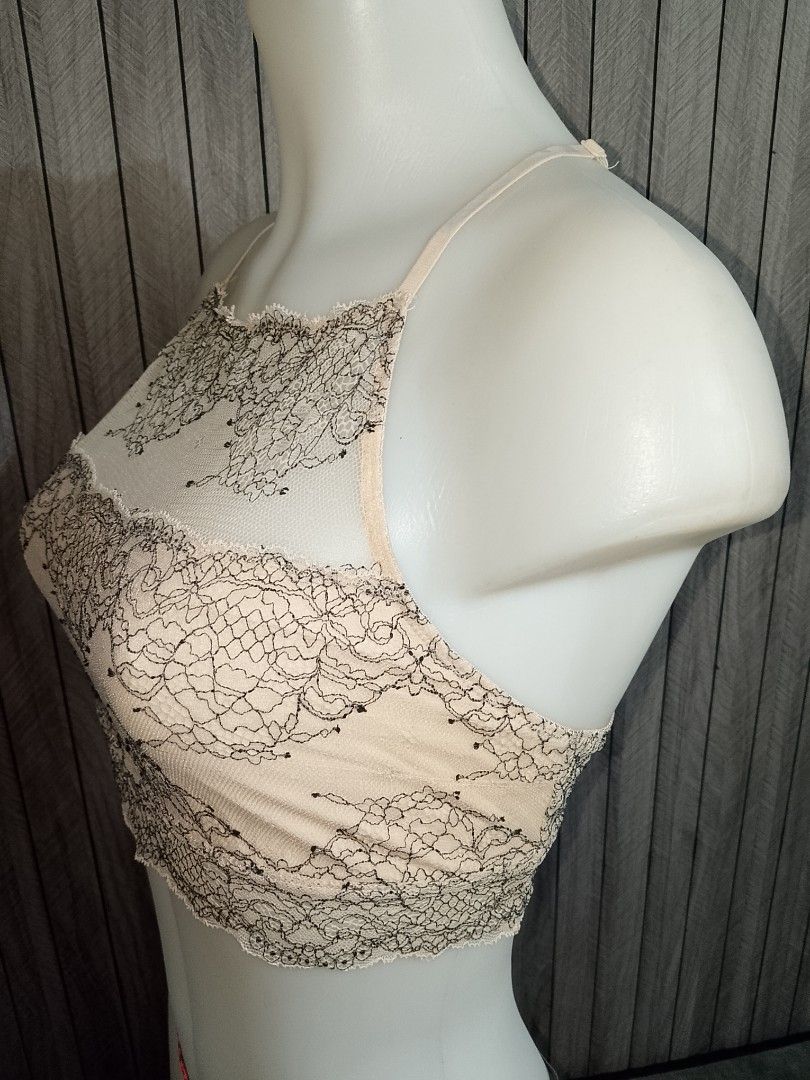 S/M pretty lace Bralette not padded (Category: Undergarments & Loungewear) located in Manila. Submitted by truecrystal-1407 (Listing ID 1465026289, Image 2). Description: .