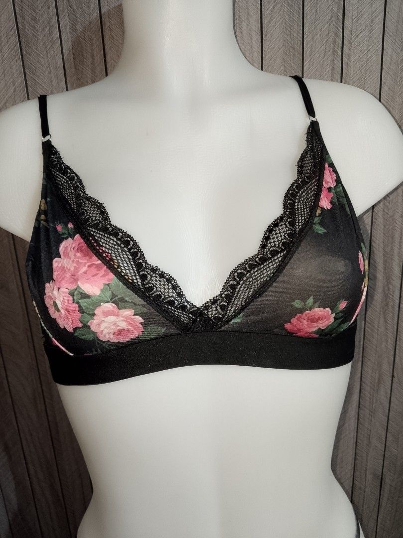 Small black floral Bralette no pads (Category: Undergarments & Loungewear) located in Manila. Submitted by truecrystal-1407 (Listing ID 1465027348, Image 1). Description: .