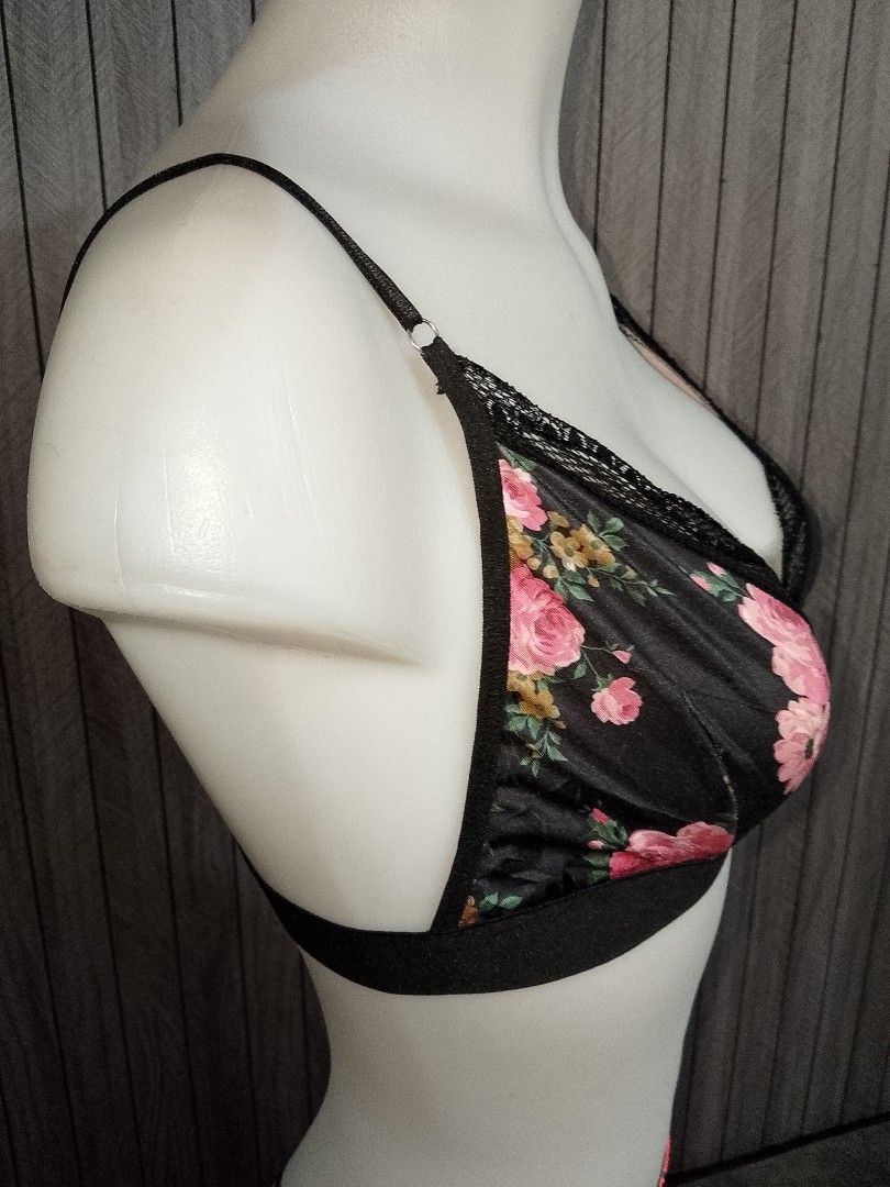 Small black floral Bralette no pads (Category: Undergarments & Loungewear) located in Manila. Submitted by truecrystal-1407 (Listing ID 1465027348, Image 3). Description: .